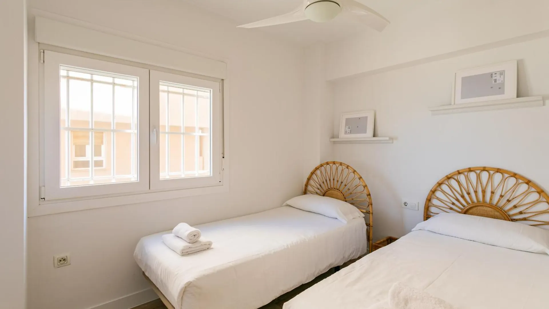 Trendyhomes Zapillo Beach - Primera Linea De Playa Almeria