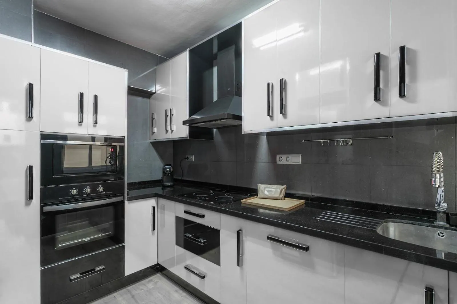 Trendyhomes Zapillo Beach - Primera Linea De Playa Almeria Apartment