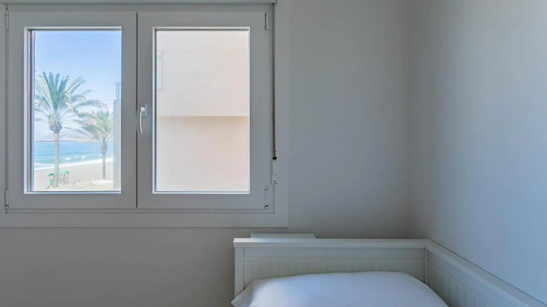 Trendyhomes Zapillo Beach - Primera Linea De Playa Almeria